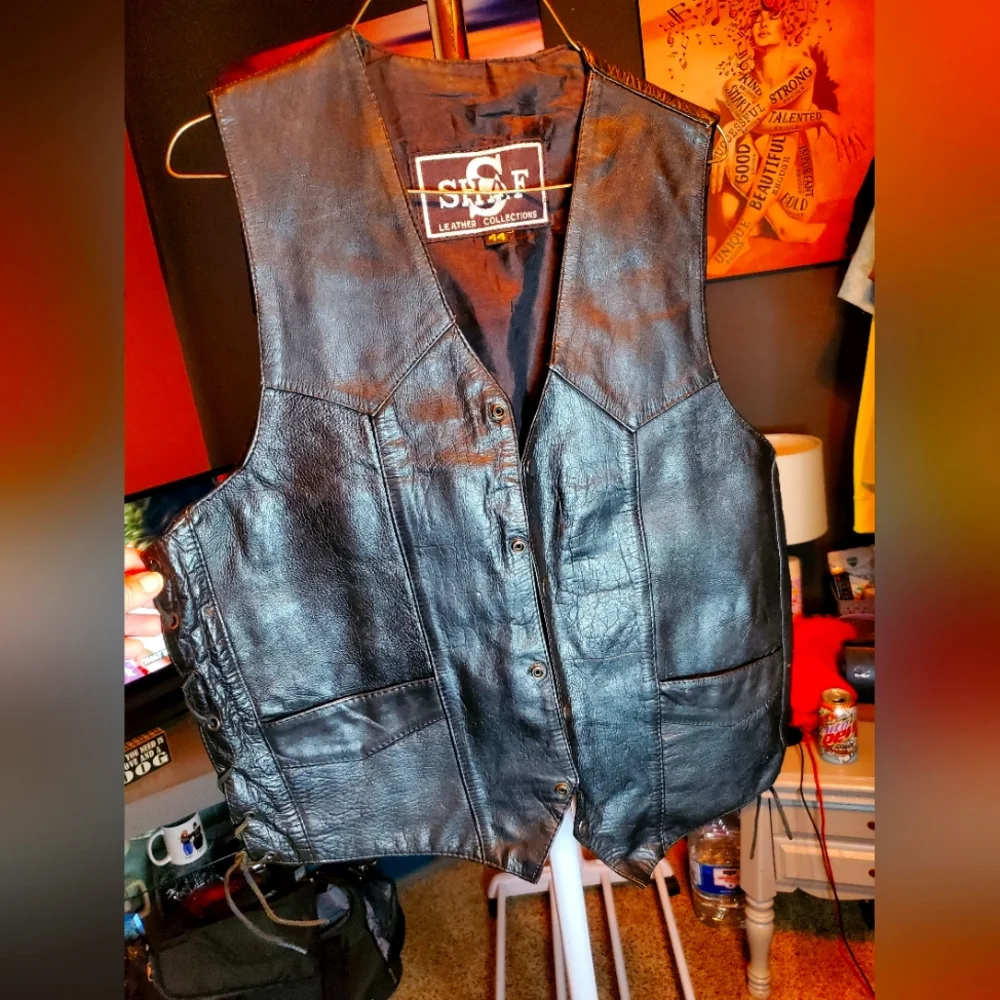 Womens Leather Riding Vest - Picture 1 of 3